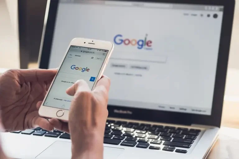 Google apresenta projetos para eleições e mantém veto a anúncios políticos Google apresenta projetos para eleições e mantém veto a anúncios políticos