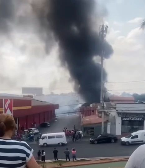 Bombeiros são acionados para incêndio no bairro Calafate, em BH