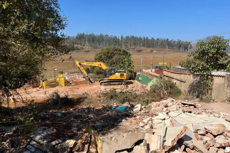 Medo e insegurança: demolições da Vale no Bela Vista voltam a causar transtornos em Itabira Medo e insegurança: demolições da Vale no Bela Vista voltam a causar transtornos em Itabira