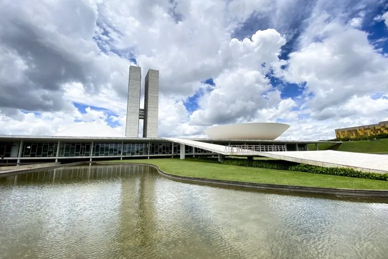 Proposta de Emenda à Constituição obriga estados e municípios aderirem às regras do regime de Previdência da União