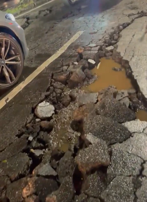 Chuvas em Belo Horizonte: avenida Silva Lobo tem erosão e passa por obras de reparo