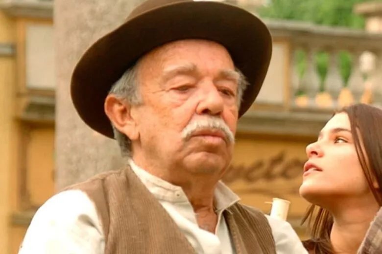 Emiliano Queiroz, famoso pelo papel de Dirceu Borboleta em “O Bem-Amado”, morre aos 88 anos Emiliano Queiroz, famoso pelo papel de Dirceu Borboleta em “O Bem-Amado”, morre aos 88 anos