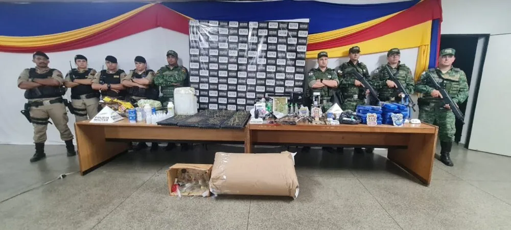 Polícia Militar descobre laboratório de drogas em Rio Piracicaba e apreende grande quantidade de entorpecentes e armas