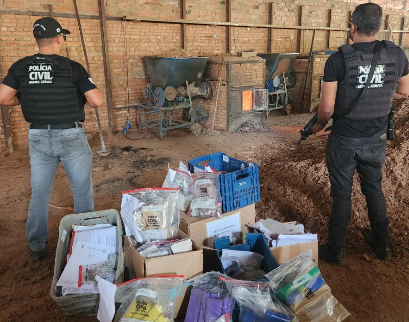 Polícia Civil promove incineração de mais de 800 lotes de drogas em Minas Gerais