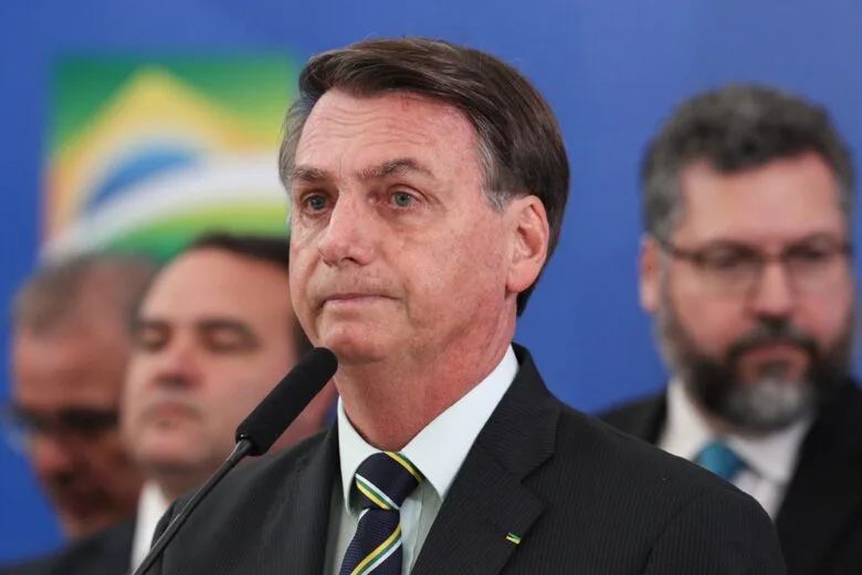 Família Bolsonaro critica condução de inquérito por Moraes