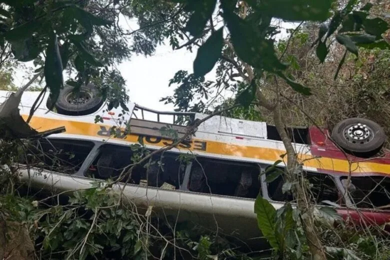 Alagoas: 18 mortos e 30 feridos em acidente com ônibus na Serra da Barriga