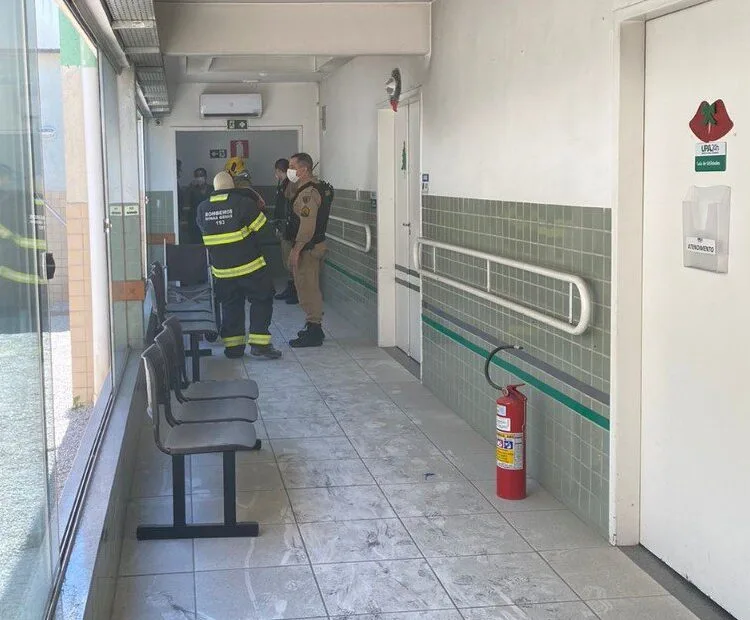 Princípio de incêndio em UPA de Coronel Fabriciano mobiliza brigadistas e bombeiros