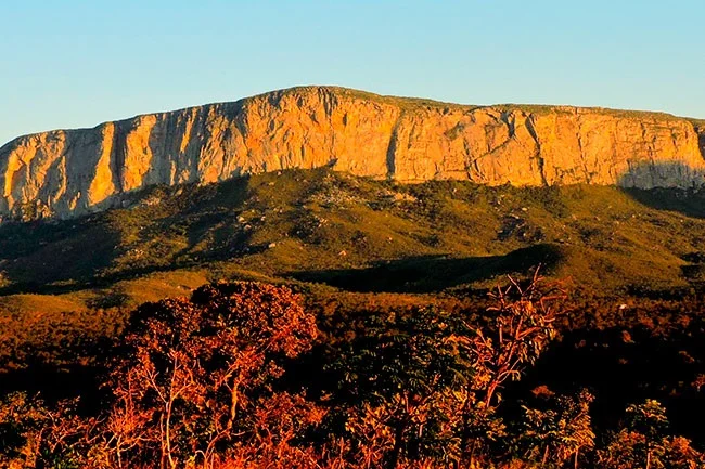 Ministério Público move 11 ações contra mineradoras por danos ambientais na Serra do Espinhaço; saiba mais Ministério Público move 11 ações contra mineradoras por danos ambientais na Serra do Espinhaço; saiba mais
