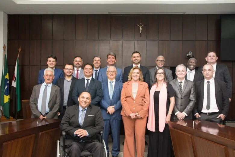 Justiça Eleitoral diplomou o prefeito Dr. Laércio, a vice Dorinha Machado, vereadores eleitos e suplentes de João Monlevade