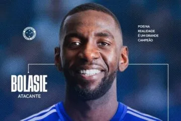 Cruzeiro oficializa contratação do atacante Bolasie, ex-Criciúma