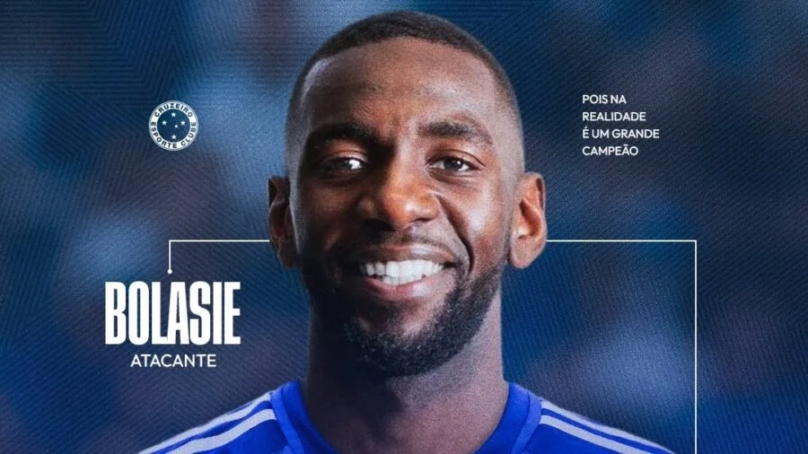 Cruzeiro oficializa contratação do atacante Bolasie, ex-Criciúma