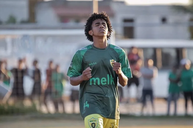 Jovem de Itabira busca realizar sonho de ser jogador profissional e precisa de apoio para viagem à Polônia Jovem de Itabira busca realizar sonho de ser jogador profissional e precisa de apoio para viagem à Polônia