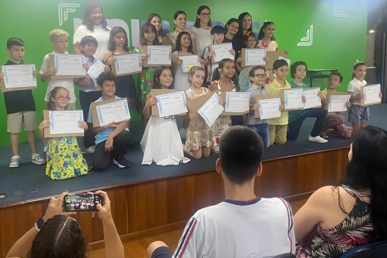 FIDE homenageia alunos medalhistas em olímpiadas de matemática, ciências e português