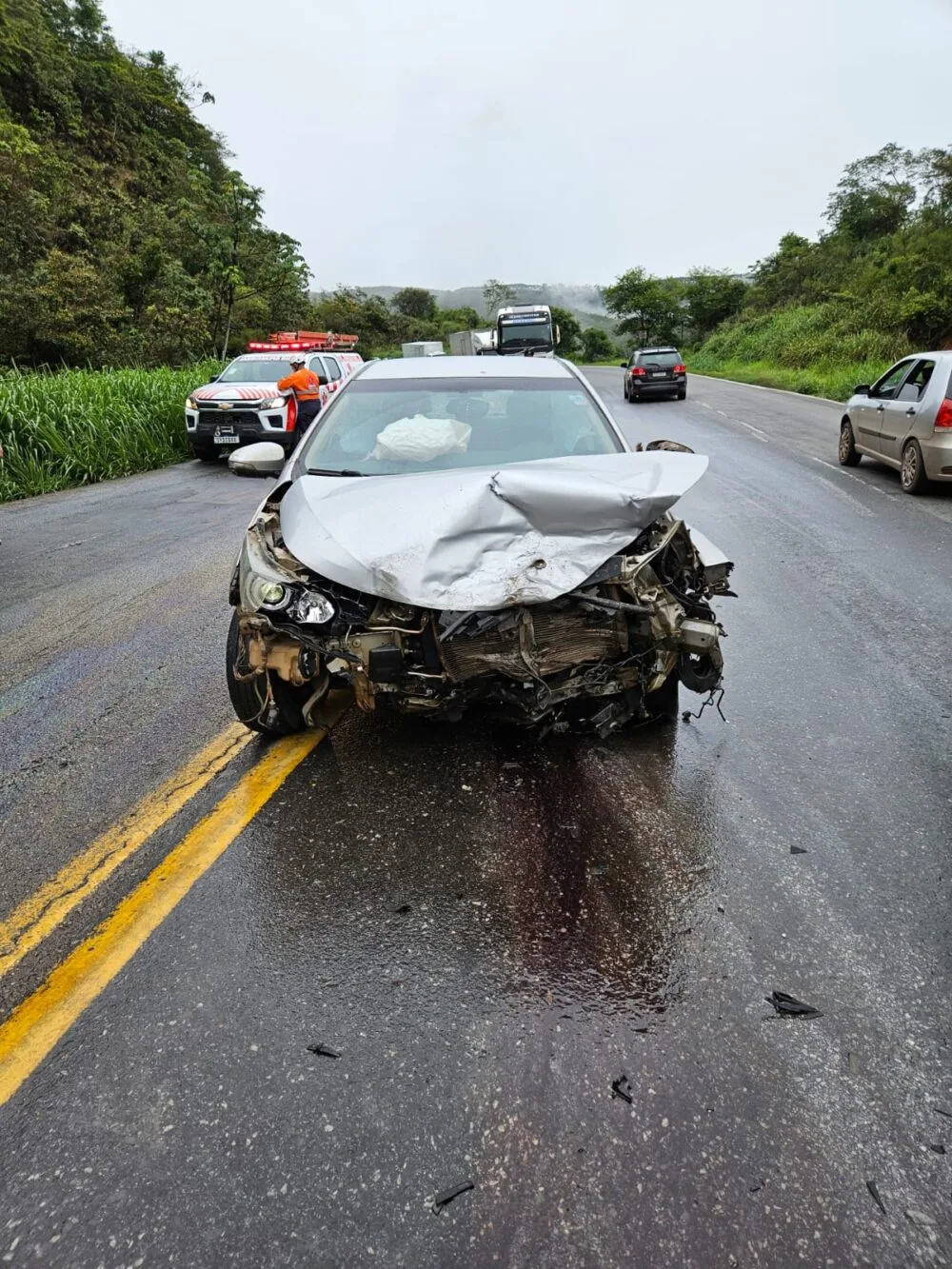 Sexta-feira caótica: três acidentes em sequência deixam cinco feridos na BR-381 entre São Gonçalo e João Monlevade