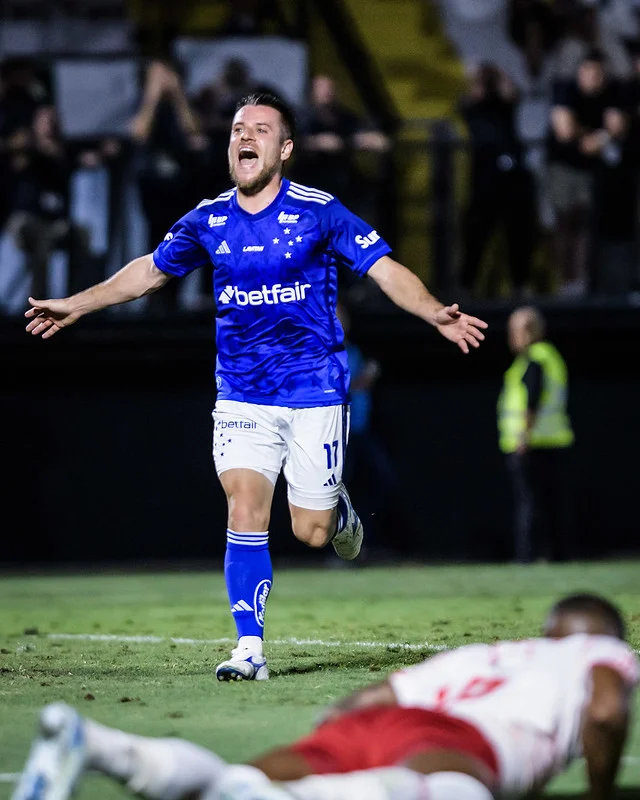 Cruzeiro fica no 1 a 1 contra o Red Bull e se afasta dos concorrentes pela vaga na Copa Libertadores