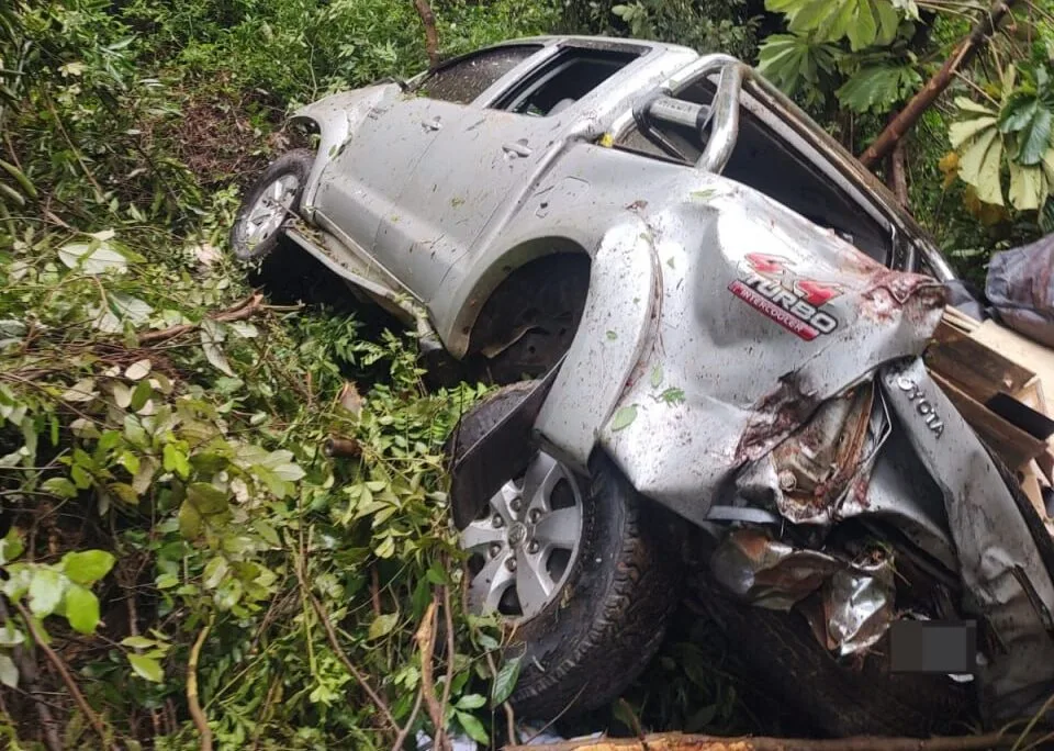 Acidente na BR-040 deixa seis feridos em Nova Lima