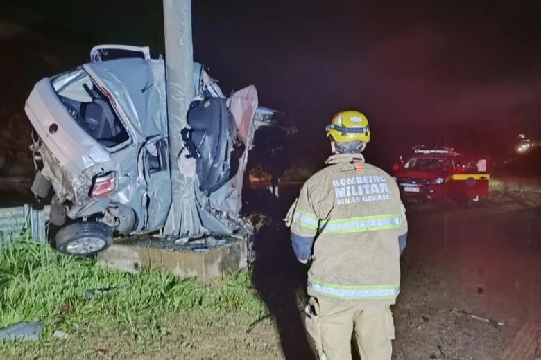 Homem morre após colidir contra poste na LMG-800, próximo ao aeroporto de Confins