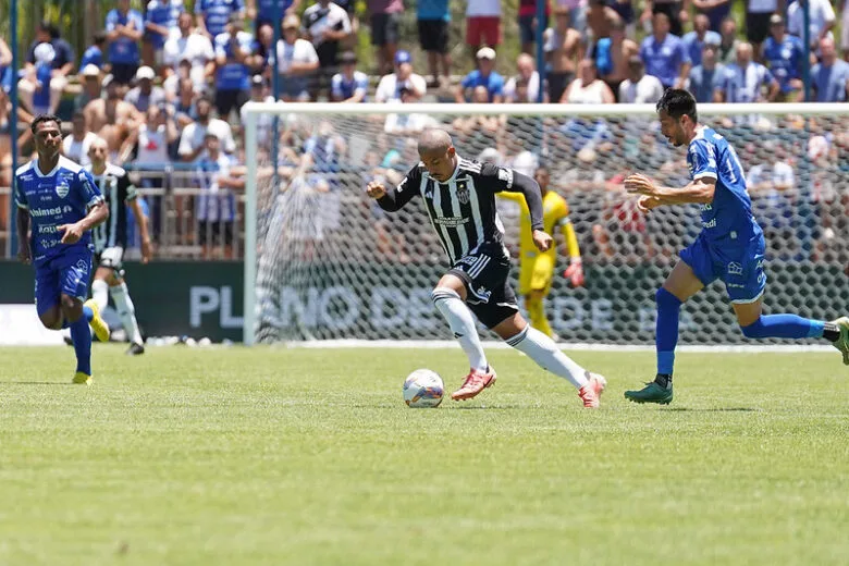 Com o sub-20, Atlético empata com o Aymorés na estreia Mineiro; veja melhores momentos