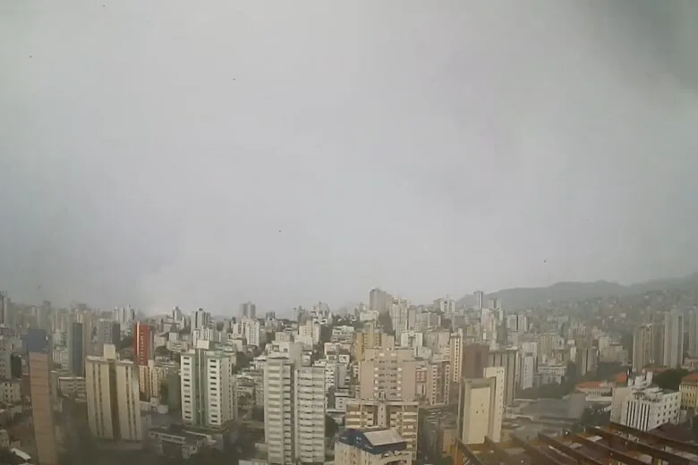 Por volume de chuva acumulado, Belo Horizonte tem risco geológico estendido por mais dias; entenda