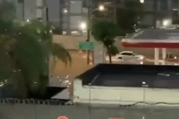 Chuva forte alaga avenidas em Belo Horizonte e provoca interdições temporárias