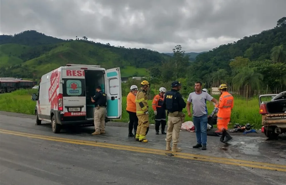 Grave acidente deixa três feridos na BR-381, em João Monlevade