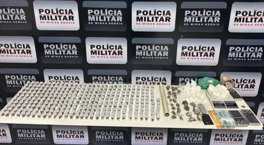 Polícia Militar prende três pessoas e apreende grande quantidade de drogas em Manhuaçu