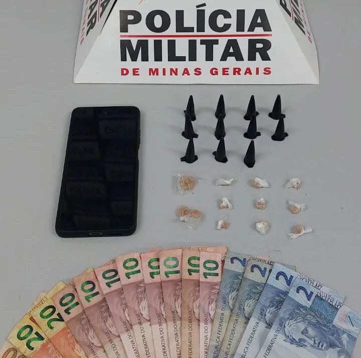 Itabira: Polícia Militar prende dois por tráfico de drogas no bairro Clóvis Alvim