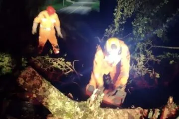 Vendaval causa estragos e deixa 70 mil sem energia em cidade de Minas Gerais