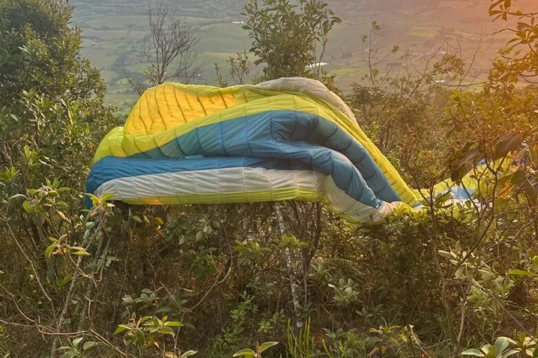Homem morre em queda de paraglider, em Andradas Homem morre em queda de paraglider, em Andradas