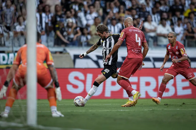 Atlético e Tombense decidem vaga na final do Mineiro; Galo tem vantagem