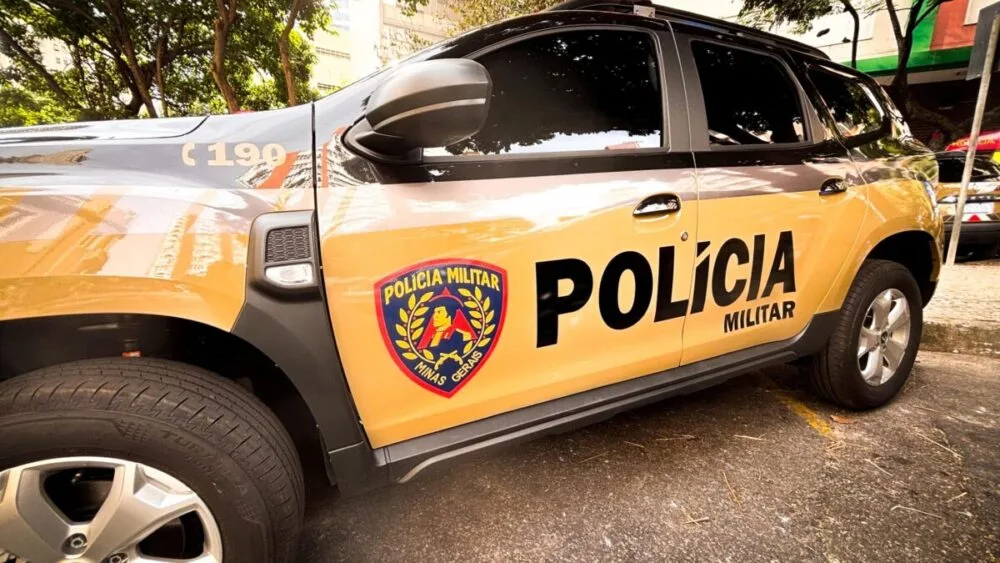 Quatro pessoas são presas após polícia localizar drogas e arma em Barão de Cocais