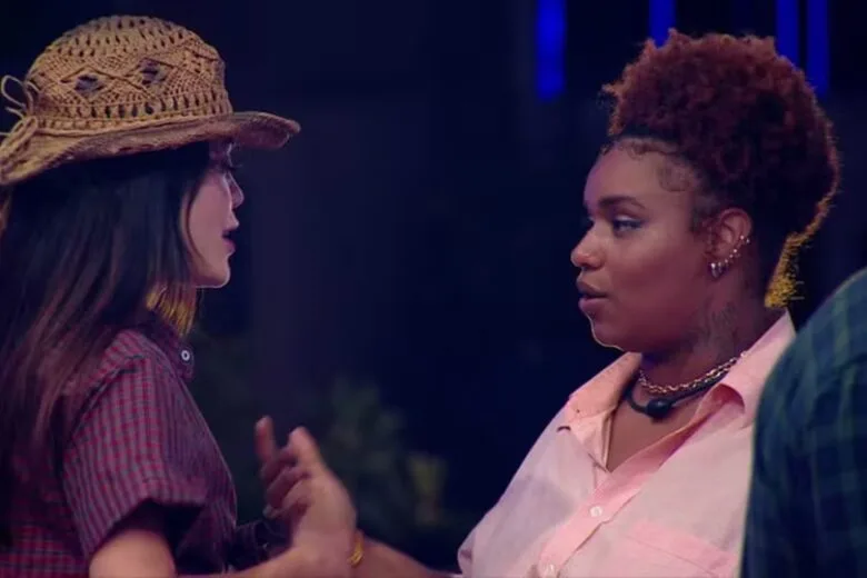Camilla alerta Vitória Strada sobre Renata e Eva no “BBB 25”: “Se incomodam muito com você” Camilla alerta Vitória Strada sobre Renata e Eva no “BBB 25”: “Se incomodam muito com você”