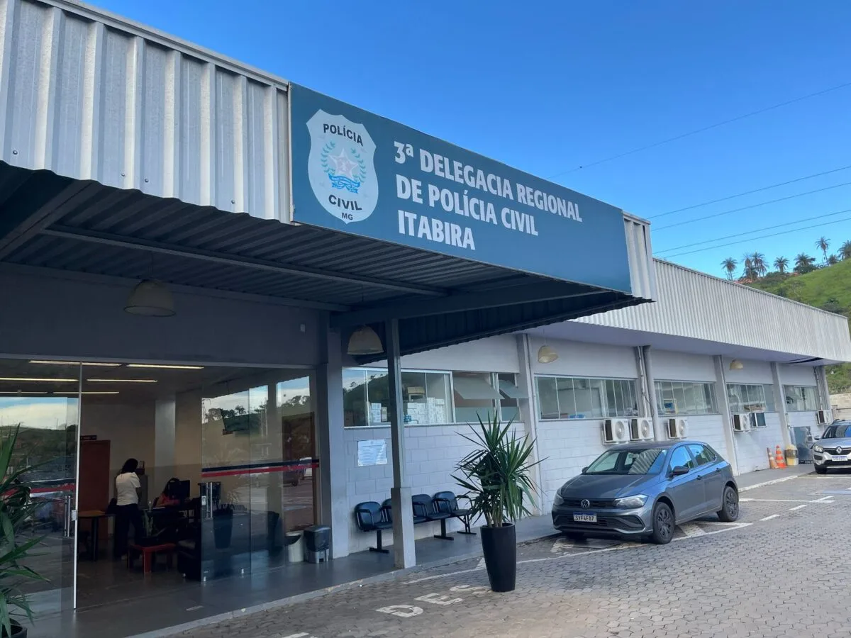 Situação inusitada: homem sem CNH chega de moto para fazer prova de legislação e surpreende policiais em Itabira