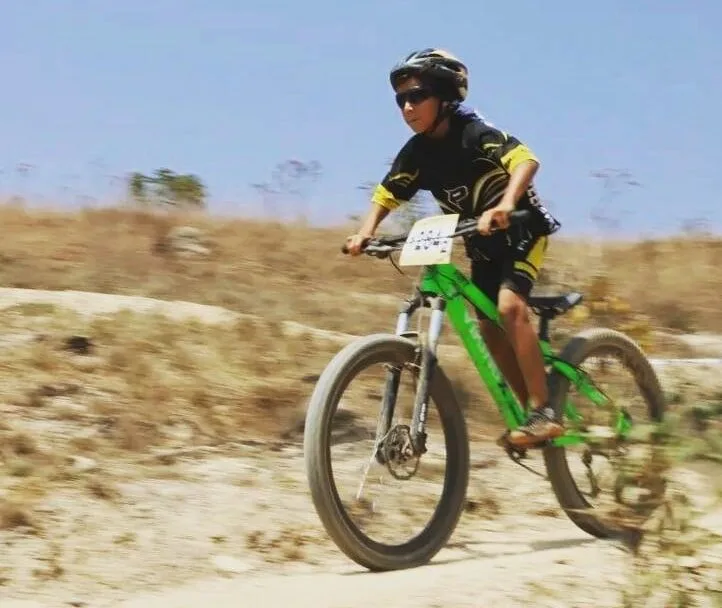 Jovem atleta de Conceição do Mato Dentro busca apoio para disputar o Pan-Americano de Mountain Bike