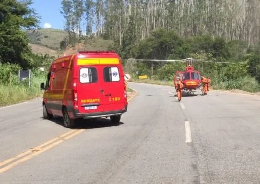 Motociclista fica gravemente ferido após colisão com carreta na MGC-120