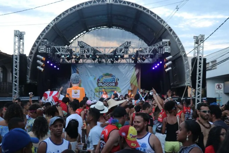 Estação Folia 2025 começa nesta sexta-feira; confira a programação do Carnaval de Santa Bárbara Estação Folia 2025 começa nesta sexta-feira; confira a programação do Carnaval de Santa Bárbara