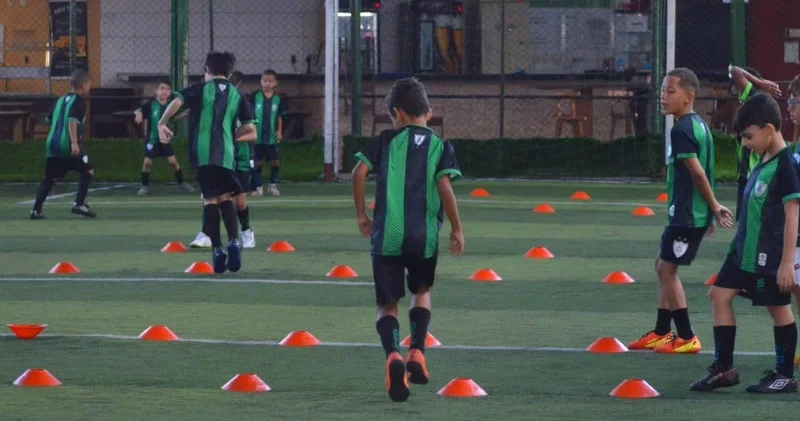 Parceria com América-MG e Coelho Futsal oferece 300 vagas para jovens atletas em Conceição do Mato Dentro