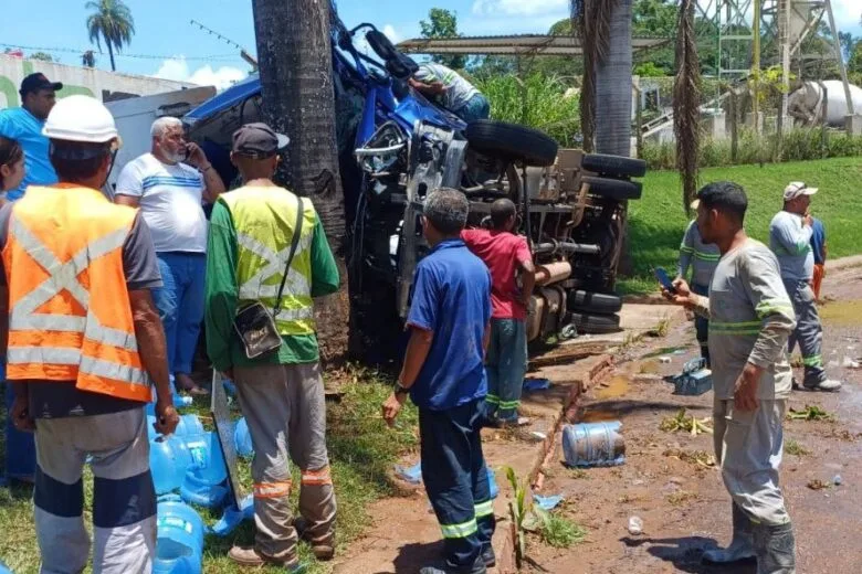 Colisão na BR-381 em Igarapé deixa duas vítimas e mobiliza equipes de resgate