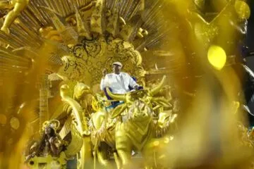 Milton Nascimento é homenageado pela Portela; veja como foi o último dia do desfile das escolas de samba