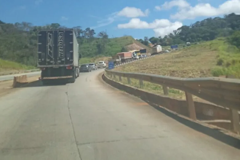 BR-381: retorno de Carnaval tem trânsito lento entre Belo Horizonte e Ravena