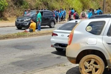 Criança de 12 anos é atropelada por moto ao atravessar a rua em João Monlevade