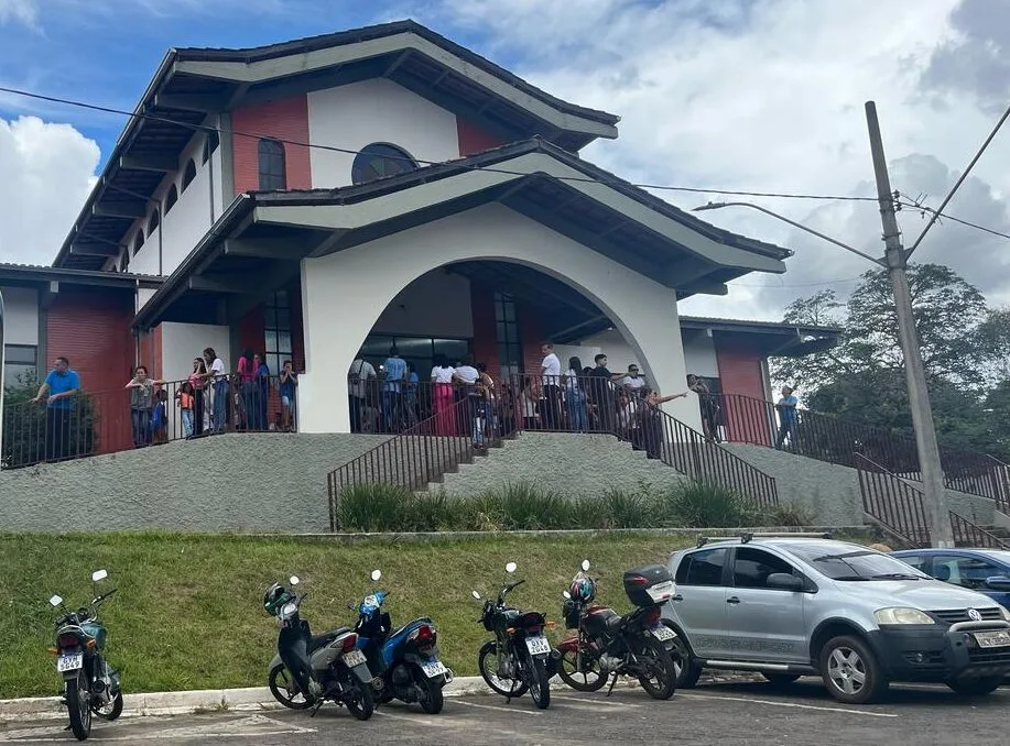 Dor e homenagens marcam a despedida de criança itabirana morta após ser atacada por cães da raça rottweiler