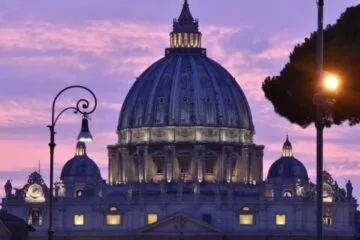 Quais cardeais brasileiros participam do conclave para escolher o próximo papa
