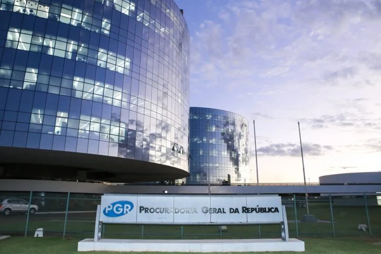 Apesar de alerta médico, PGR se manifesta contrário à prisão domiciliar a participante do 8/1 Apesar de alerta médico, PGR se manifesta contrário à prisão domiciliar a participante do 8/1