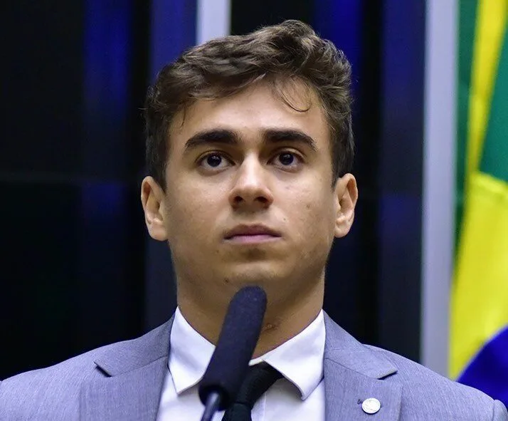 Nikolas chama Moraes de “covarde” e “ditador de toga” na avenida Paulista