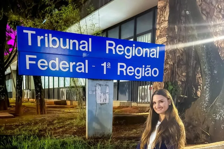 Nova Justiça! Mineira de 25 anos é a mais jovem juíza federal da história país Nova Justiça! Mineira de 25 anos é a mais jovem juíza federal da história país
