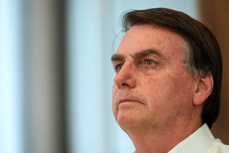 Bolsonaro evolui clinicamente, mas previsão de alta é indefinida