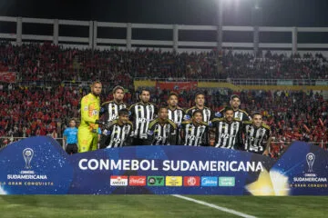 Galo recebe Iquique em jogo de portões fechados pela Sul-Americana; rádio Caraça FM transmite