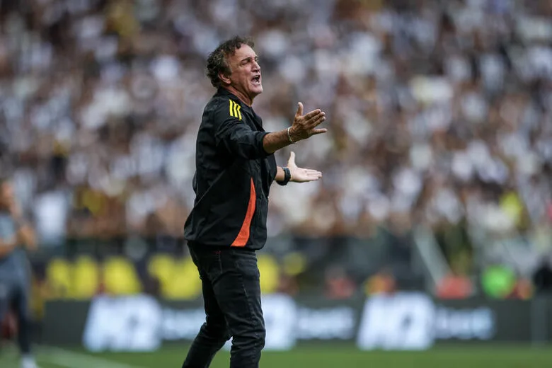 Cuca critica elenco do Atlético-MG e promete reforços para o Brasileirão Cuca critica elenco do Atlético-MG e promete reforços para o Brasileirão