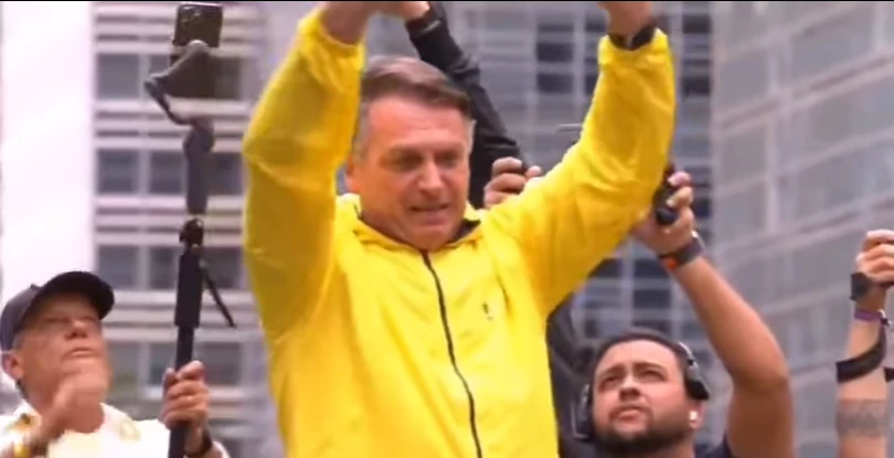 Bolsonaro reúne cerca de 60 mil pessoas em ato pró-anistia